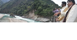 The Governor of Arunachal Pradesh Shri V. Shanmuganathan with Union Minister for Tribal Affairs, Shri Jual Oram visited the Parasuram Kund at Tezu, Lohit District on 4th November 2016.